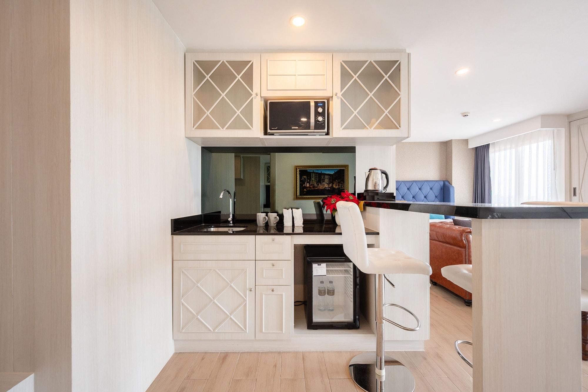Sonia Residence - Sha Extra Plus Jomtien Beach Exterior photo