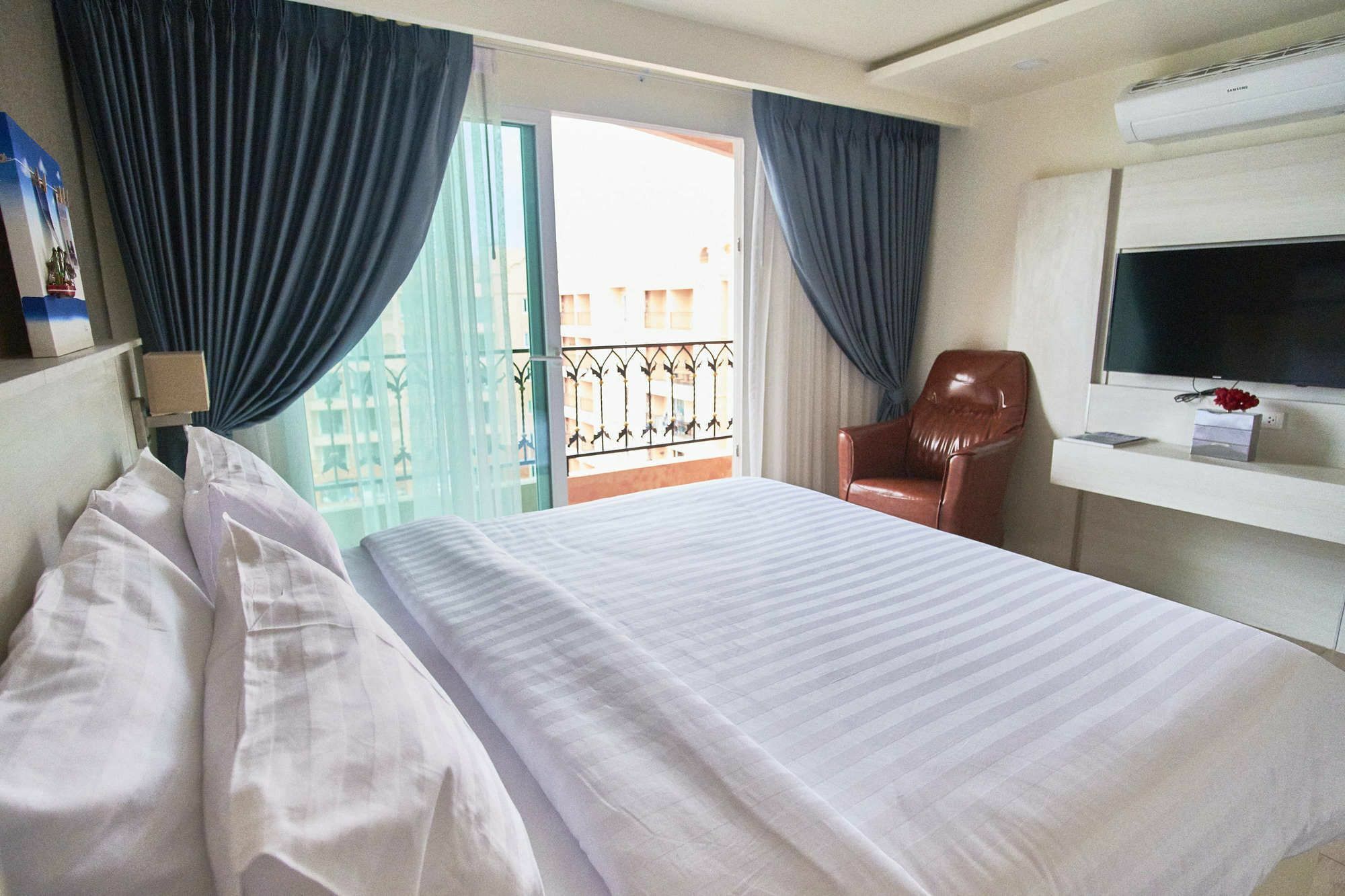 Sonia Residence - Sha Extra Plus Jomtien Beach Exterior photo